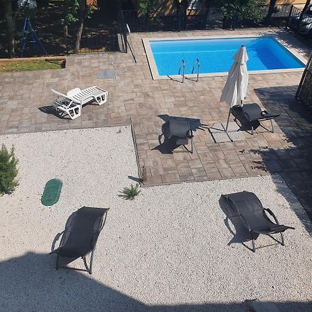 Willa Dee'S House And Pool Labin  Zewnętrze zdjęcie